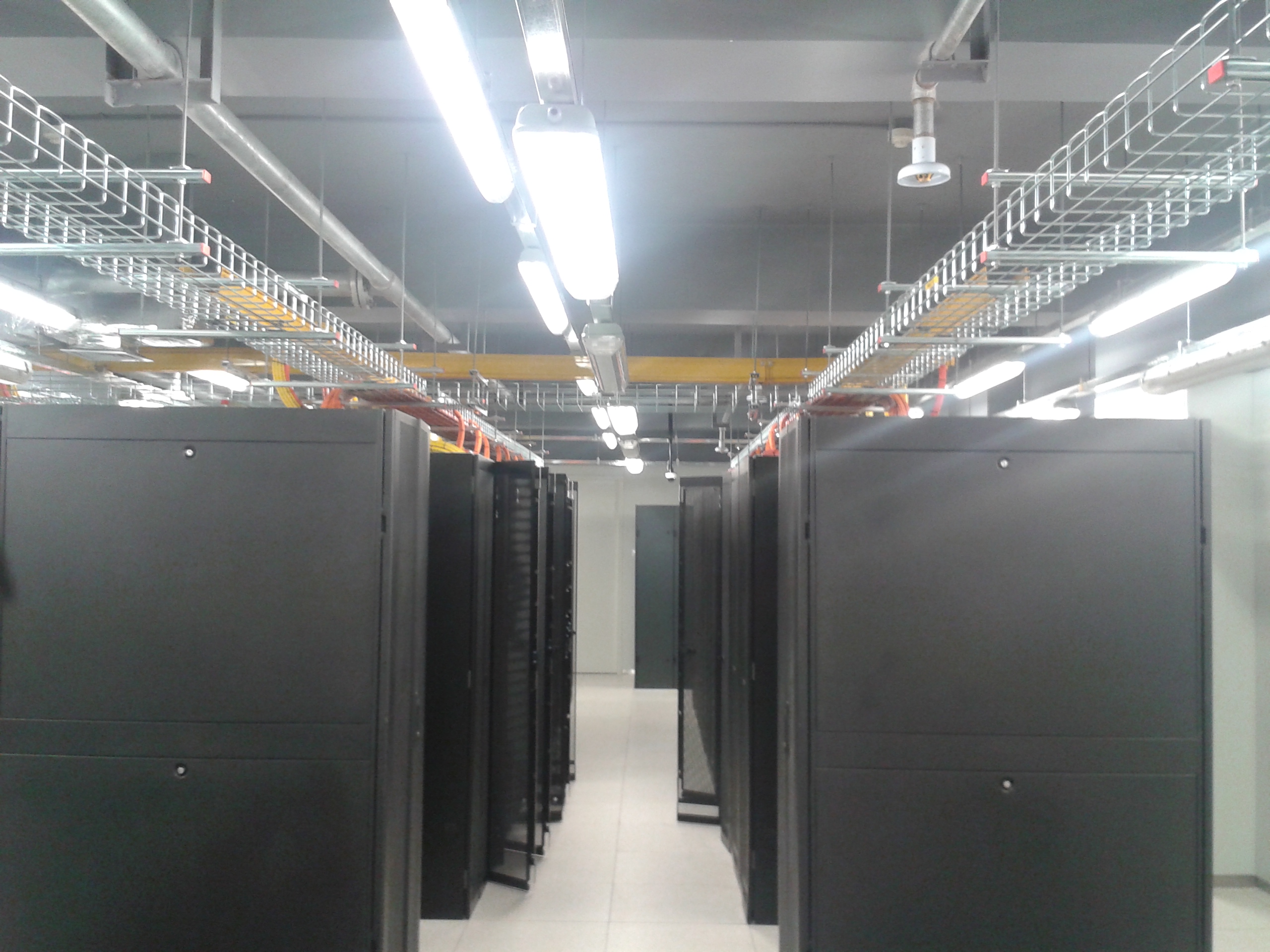 ���̰���